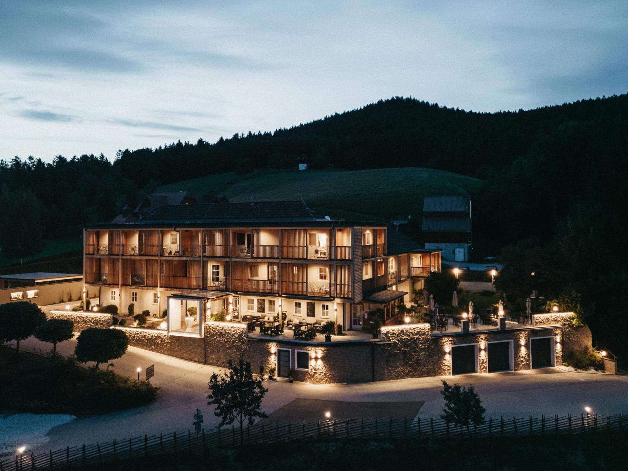 Hotel-Restaurant Waldhof Muhr Pöllauberg Exterior foto